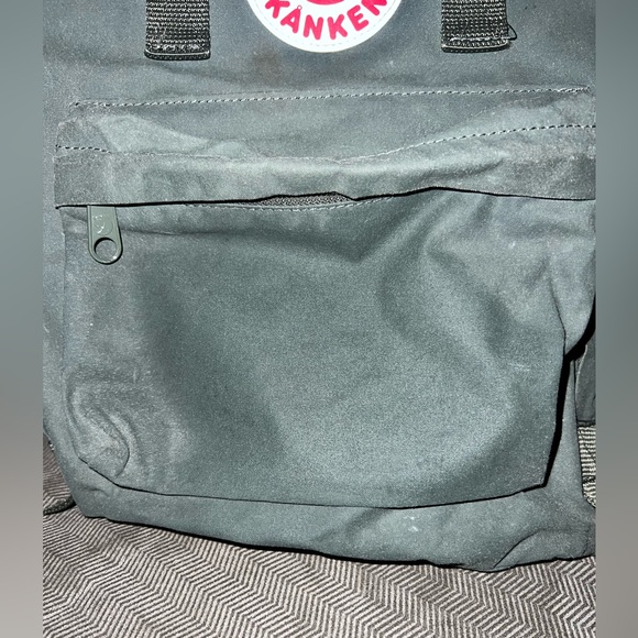 Kånken Green Backpack - Picture 2 of 9